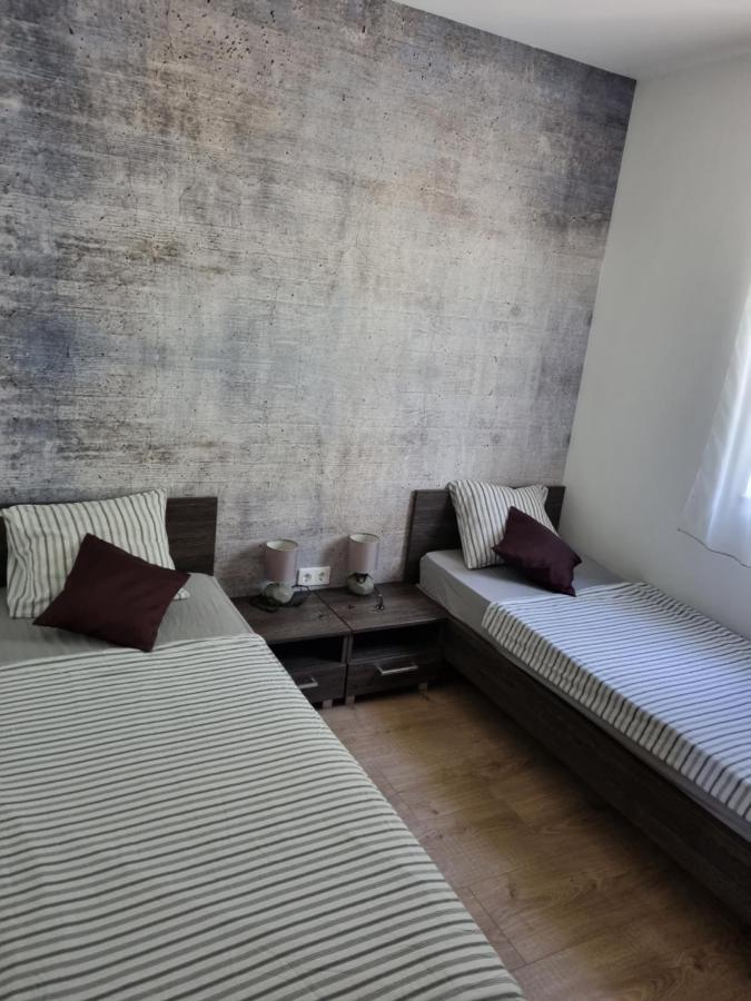 Miocic Apartament *